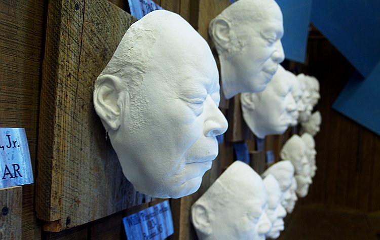 Lifecasts of blues musicians created by a Delta artist.