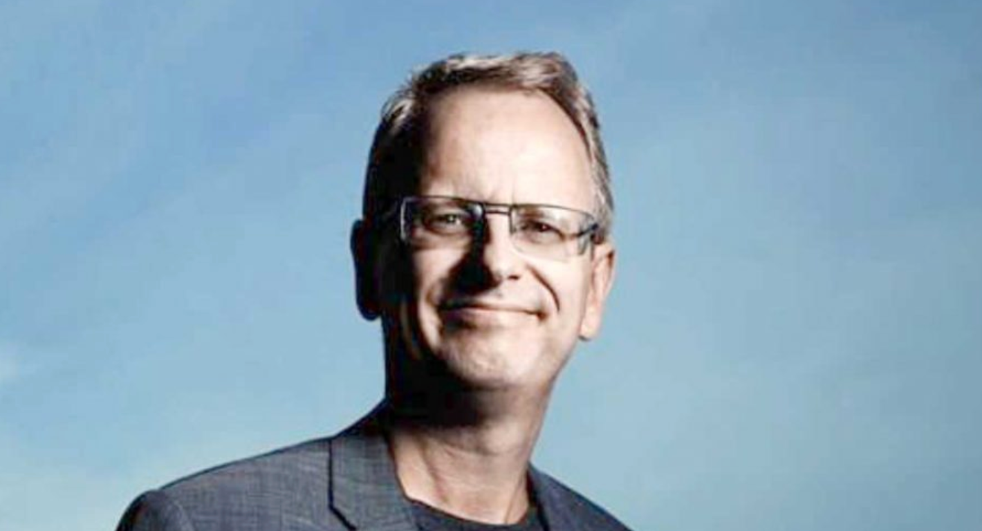 Peace can be built from above by people who have power, but it can also be built from below. This was one of the key messages in a lecture given by Dr. Henrik Syse, a research professor from the Peace Research Institute in Oslo who teaches peace and conflict studies at Bjørknes University College.